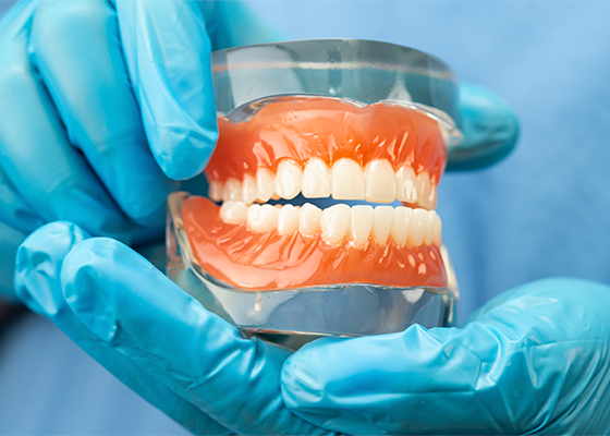 Tratamento com próteses dentárias